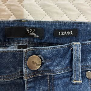 1822 Denim Women's High Rise Blue Jeans